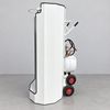 Mobiele douche met boiler en pomp Zijaanzicht van een verrijdbare mobiele douche met boiler en waterpompen