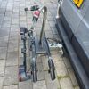 Twinny Load fietsendrager op de trekhaak Twinny Load E-Carrier gemonteerd op de trekhaak van een auto