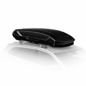 Zwarte Thule dakkoffer gemonteerd op auto met transparante fade achtergrond