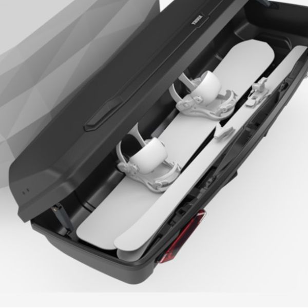 Thule Arcos Box XL – geschikt voor ski’s Open Thule trekhaakkoffer met ski’s opgeborgen